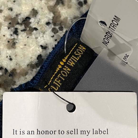 NWT . . .  Clifton Wilson Textured Wool Pocket Square  |  Navy - Picture 7 of 7